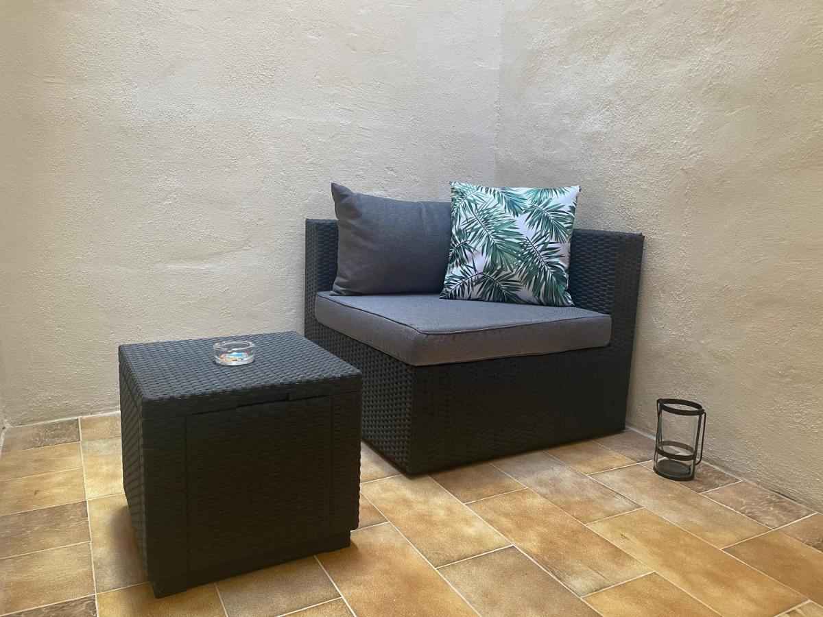 Parisio One Bedroom Maisonette in Sliema Buitenkant foto