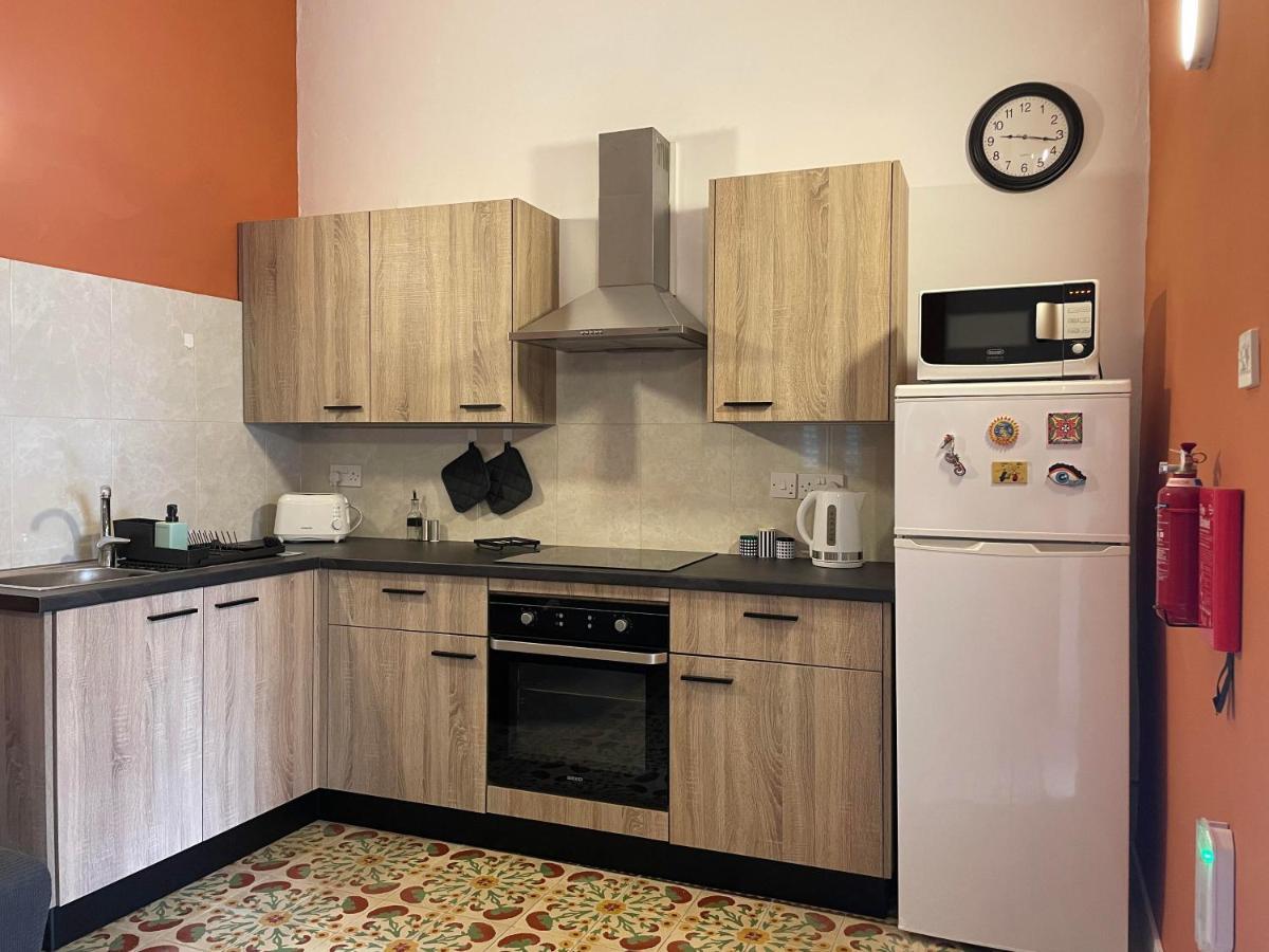 Parisio One Bedroom Maisonette in Sliema Buitenkant foto